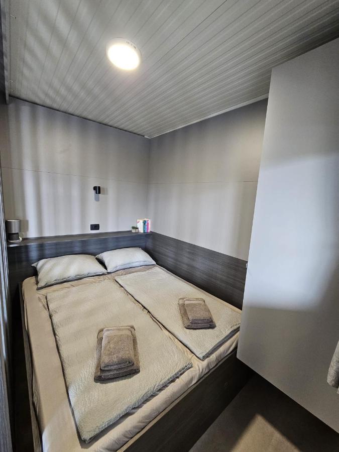 Big Berry Kolpa - Merryberry Mobile House Метліка Екстер'єр фото